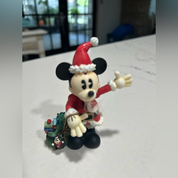Enesco Disney Mickey Mouse As Santa Nutcracker 4